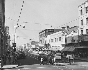 Intersection of Fourth Street and Main Street in Santa Ana, ca.1940