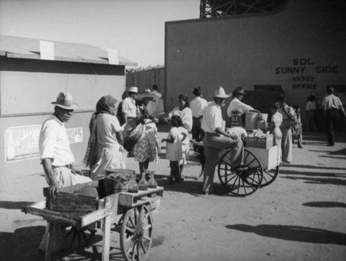 Ambulant vendors, El Toreo de Tijuana