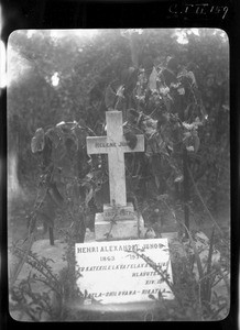 Grave of Hélène and Henri Alexandre Junod, Ricatla, Mozambique, 1934