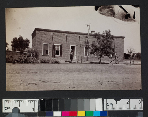 Building in a pueblo or settlement