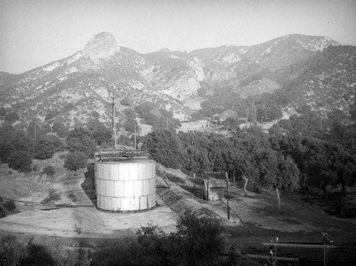 Oil field storage tank