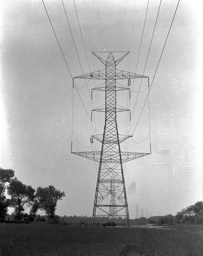 Double-circuit tower on the Boulder line