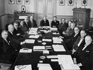 DMS 'Board of Directors on March 18, 1958. From left: Grocery H. Grønholt, chief Arne Johanness
