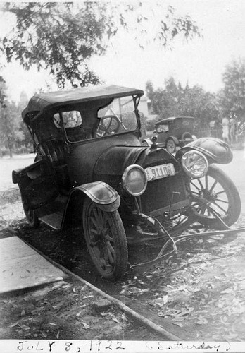 1922 Auto Accident, Visalia, Calif