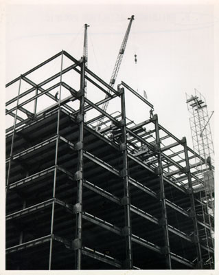 [Construction of Bethlehem Steel's new office headquarters located on 100 California Street]