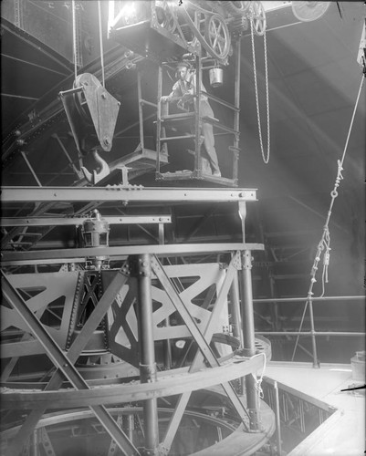 Lifting device for changing cages on the 100-inch telescope, Mount Wilson Observatory