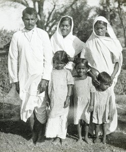 Native evangelist family, India, ca. 1930