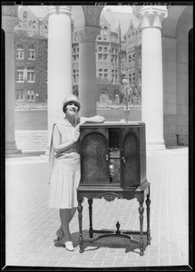 Mayor Cryer, Miss Los Angeles, & radio at City Hall, Los Angeles, CA, 1928