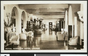 Royal Hawaiian Hotel lounge