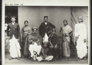 Reiche, heidn. Grundbesitzer-Familie aus der Dschain Kaste Canara, Indien