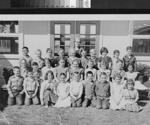 Group portrait of students from the Park Avenue School in Yuba City
