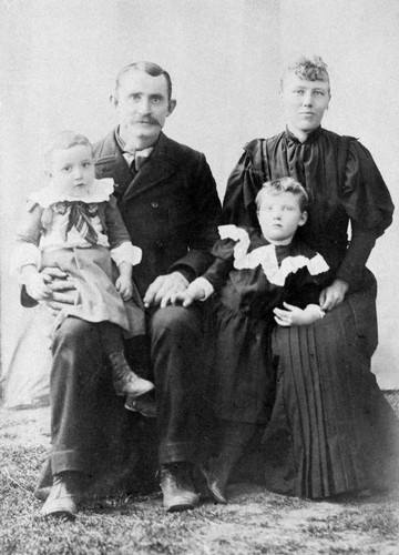 Portrait of the Leeper family