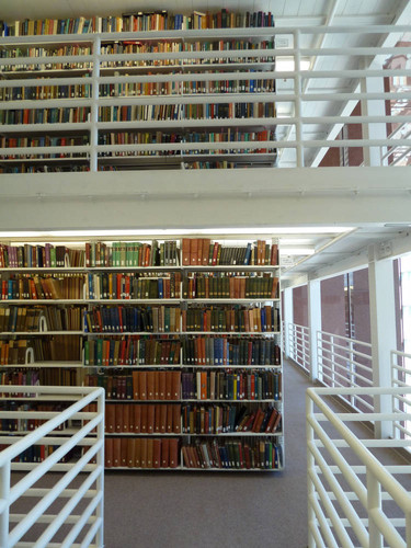 Book stacks inside the Honnold Mudd Library, Claremont University Consortium