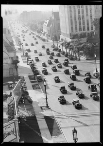 Traffic on Wilshire Boulevard west of Western Avenue, Los Angeles, CA, 1932