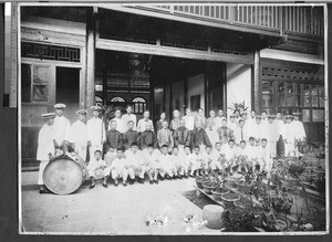 Emily Hartwell with fellow missionaries and Chinese, Fujian, China, ca. 1910