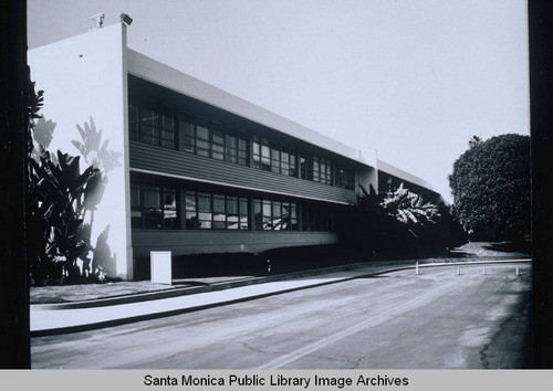 Exterior southeast side view facing northwest, Rand Corporation Headquarters, 1700 Main Street, Santa Monica, Calif