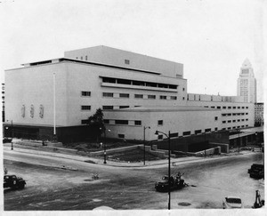 Exterior view of the new Los Angeles County Courthhouse, First Street and Grand Avenue, Los Angeles, 1958