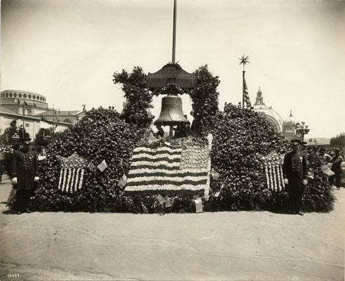 [The Liberty Bell on display at the Panama-Pacific International Exposition]