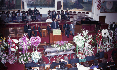 Tom Bradley speaking at the funeral service of Jessie Mae Beavers, Los Angeles, 1989