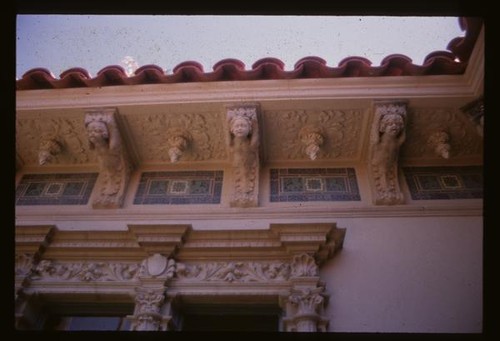 San Simeon, A House, exterior, tile
