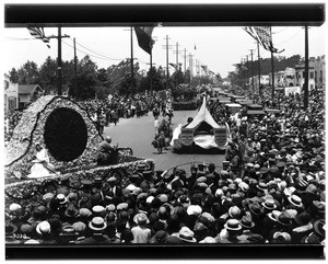 The Shriner's parade on Figueroa Street and Santa Barbara (Plaza?), Los Angeles, looking north, June 6, 1925