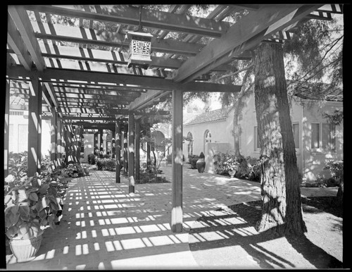 Thomas Church gardens for Joseph E. Howland: Marshall residence. covered walkway and Exterior and Garden