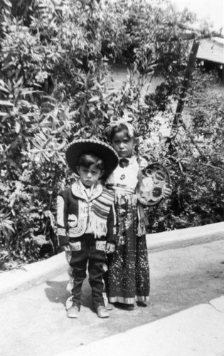 Mexican American children in costume