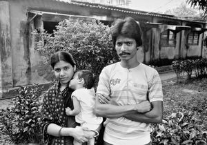 Jayanti Kumar Dutta med familie ved Den Teologiske Præsteskole/Bishop's College i Calcutta, Nordindien. September 1986