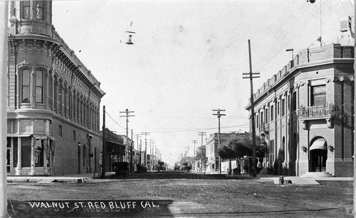 Walnut street Red Bluff with horse and wagons