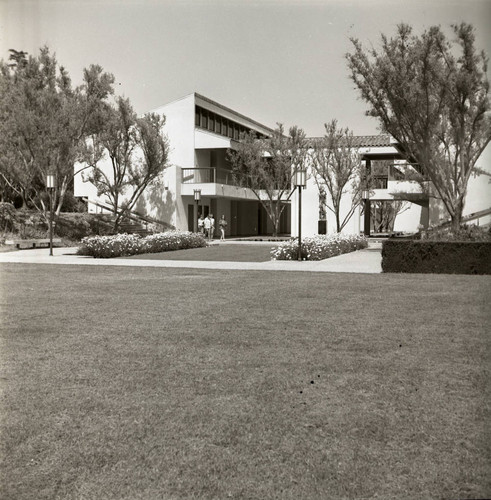 Bette Cree Edwards Humanities Building, Scripps College