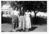 Beatrice Sanchez with her cousin and sister in 1948