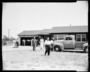 Homes auctioned off for construction of Van Nuys Airport, 1957