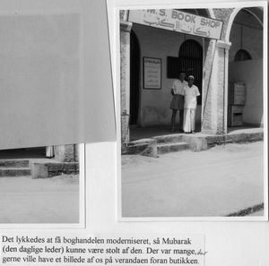 DMS Bookshop blev moderniseret og her ses Mubarak, den daglige leder sammen med Erik Stidsen på boghandelens veranda 1957?
