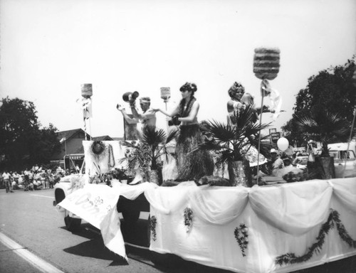 Betty Evans Dance Studio float, Conejo Valley Days Parade 1965