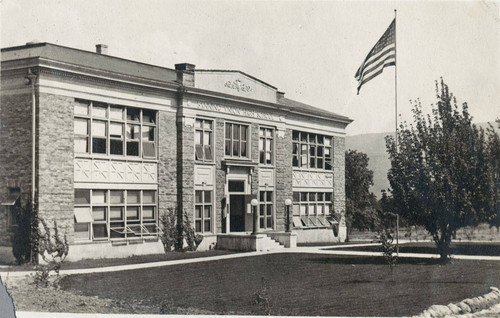 Banning High School building in 1918