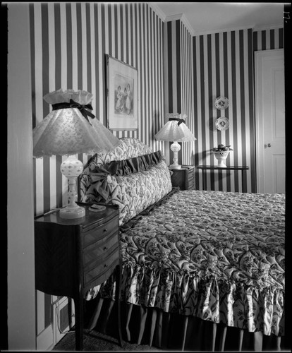 Armstrong, Mr. and Mrs. M. Burton, residence. Bedroom