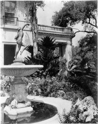Fountain at the entrance to the Huntington residence, circa 1920