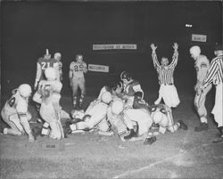 Leghorns beat Oakland Owls 21-12, Petaluma, California, Oct. 26, 1952