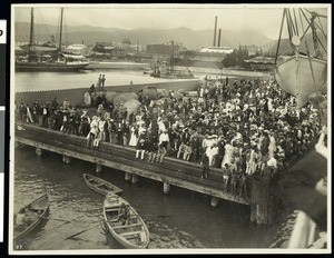 Los Angeles Chamber of Commerce on a dock in Honolulu, Hawaii, 1907