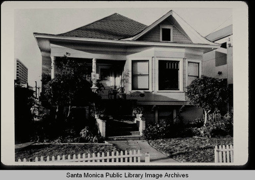 Turn-of-the-century cottage, 2623 Third Street in the Third Street Historic District, Santa Monica, Calif