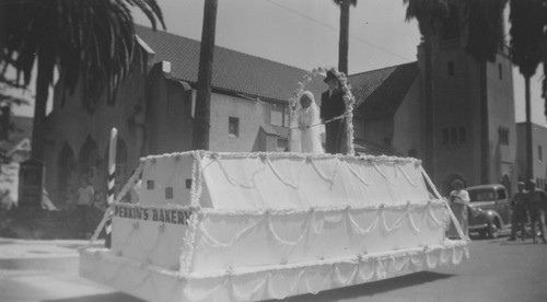 May Day Parade with Perkins Bakery float, Orange, California, 1949