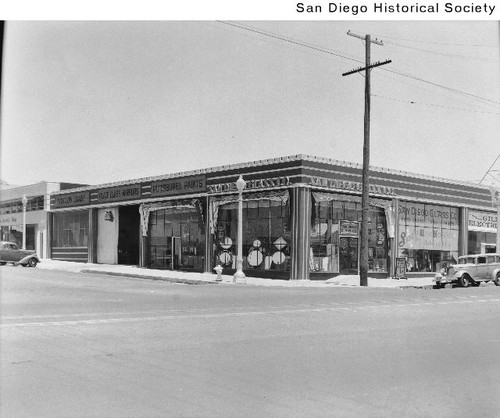 Exterior of the San Diego Glass Company at 631 Market Street