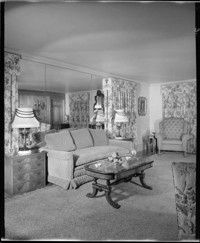 Ross, Mr. and Mrs. Sydney George, II, residence. Living room