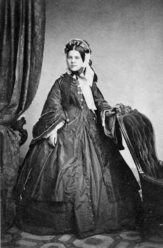 Portrait of Annie Bidwell in Victorian dress and hat