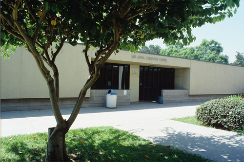 Dan Angel Computer Center, 1990