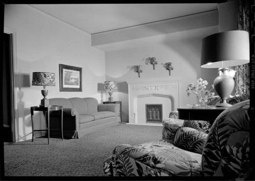 Knickerbocker Hotel. Guest room