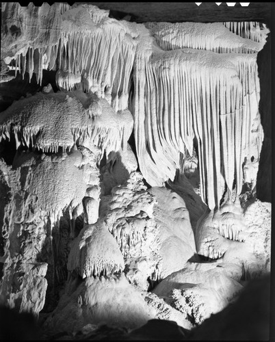 Crystal Cave, The Organ Room, Interior Formations