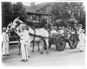 Horse-drawn float in the Pasadena Tournament of Roses Parade, ca.1907