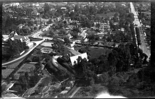 Aerial photograph of a residential area of Pasadena. November 10, 1913