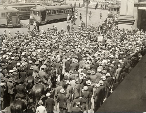 [Crowd of longshoremen at rally during the strike of 1934]